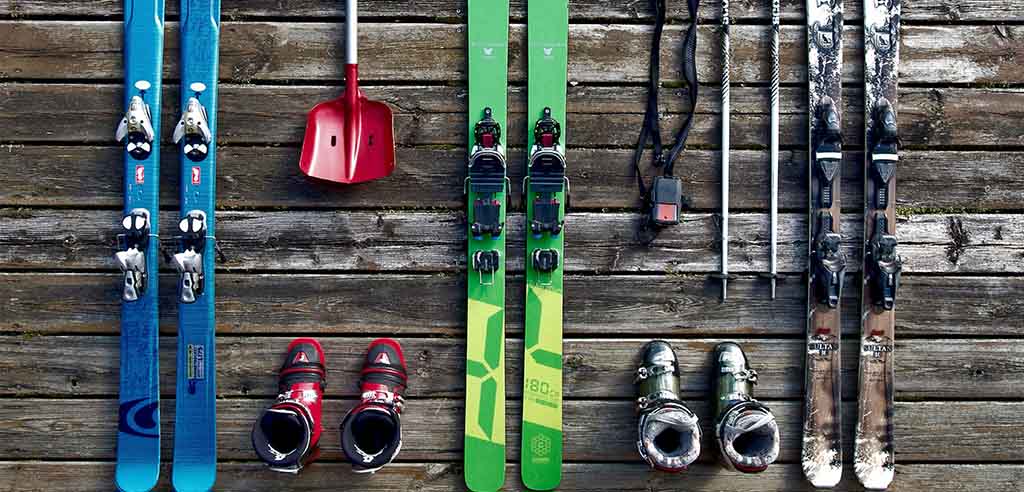Renting out skiing and snowboarding equipment