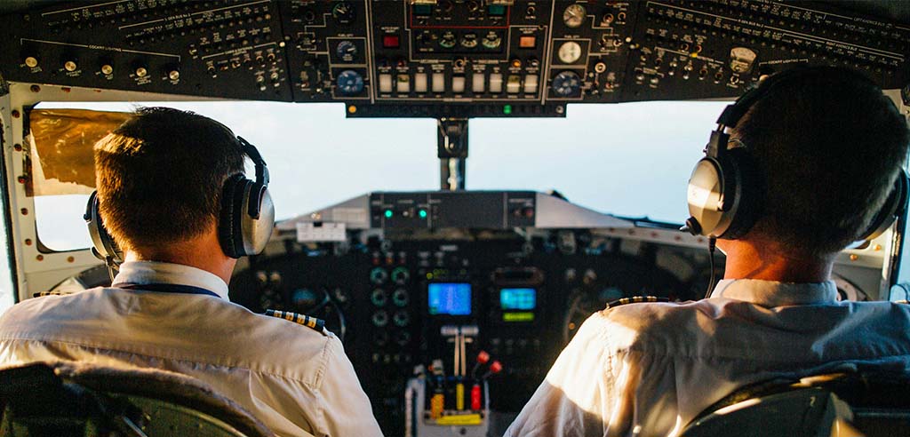 8 Best Side Hustles For Airline Pilots To Earn Extra Income