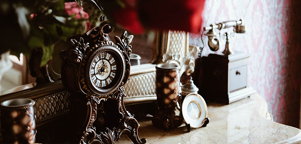 an antique clock